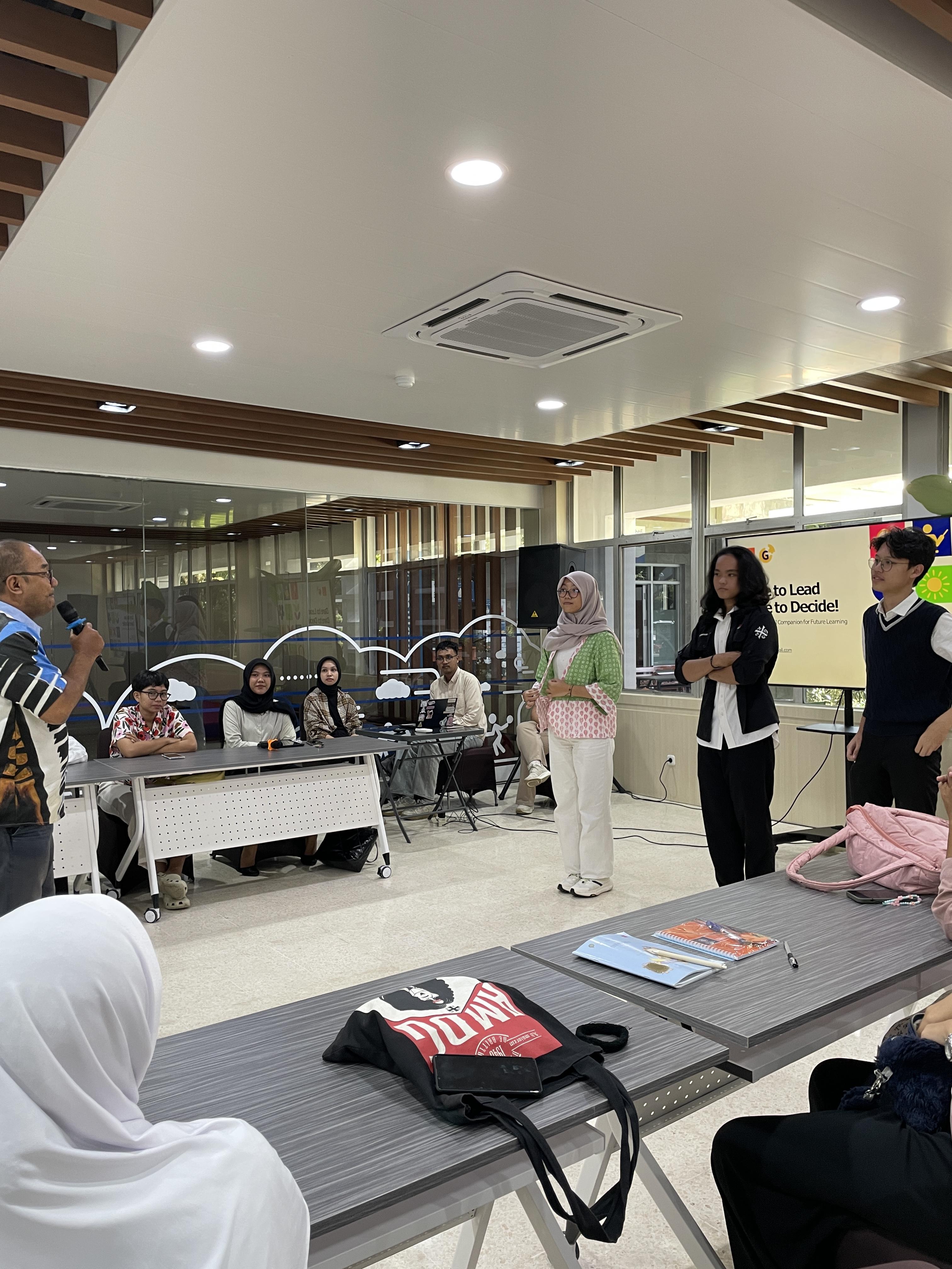 Sesi edukasi Gladys